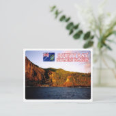 Carte Postale Bounty Bay - Pitcairn Islands - (Debout devant)