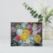 Carte postale bouquet de roses (Debout devant)