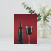 Carte Postale Bouteille en verre rouge (Debout devant)
