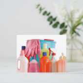 Carte Postale bouteilles de détergent et seau (Debout devant)