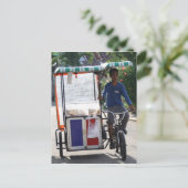 Carte Postale Boutique ambulante (Debout devant)