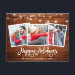 Carte Postale Bracelet Script Wood Lights Holiday 3 Photo<br><div class="desc">Brosse rustique en bois Script 3 Photo Happy Holidays Carte postale avec lumières à cordes</div>