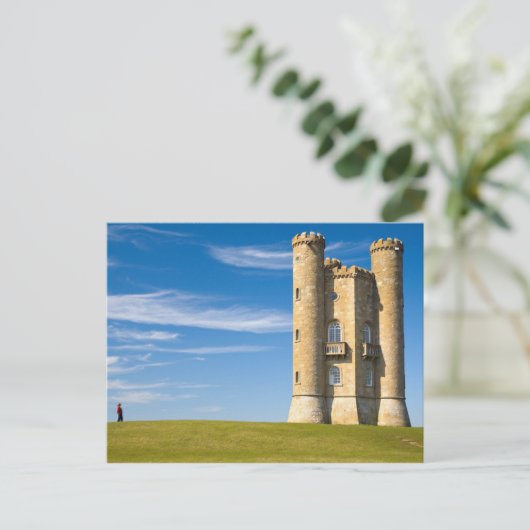 Carte Postale Broadway Tower, Cotswolds, Angleterre (Debout devant)
