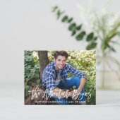 Carte Postale Brosse moderne Script Aventure commence la graduat (Debout devant)