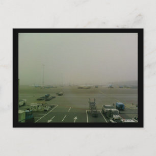 Carte Postale Brume à l'aéroport d'Amsterdam Schiphol