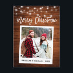 Carte Postale Brush Script Caméra instantanée Bois Couple Noël<br><div class="desc">Script de brosse moderne,  Style Caméra instantanée Photo Joyeux Carte postale de Noël - Bois rustique</div>