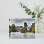 Carte postale Buckingham Palace (Debout devant)