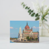 Carte Postale Budapest, le bâtiment du Parlement (Debout devant)