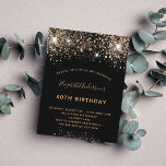 Carte Postale Budget Anniversaire parties scintillant en or noir<br><div class="desc">Une invitation moderne, élégante et glamour pour une fête d'anniversaire de 40ème (ou tout âge). Un arrière - plan noir décoré de fausse parties scintillant et brillant. Le nom est écrit avec un script de style à la main de couleur dorée moderne. Personnalisez et ajoutez les détails de votre fête....</div>