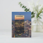 Carte Postale Building of Boston with light trails on road (Debout devant)