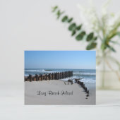 Carte Postale Bulkhead rustique sur la plage (Debout devant)