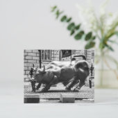 Carte Postale Bull de Wall Street, New York (Debout devant)