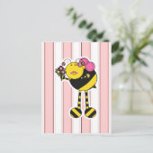 Carte Postale Bumble Bee, fille mignonne (Debout devant)