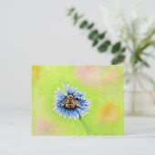 Carte Postale Bumble Bee sur une peinture à fleurs (Debout devant)