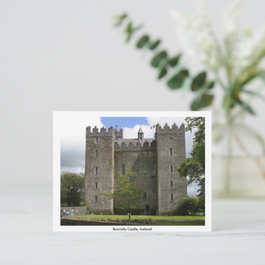 Carte Postale Bunratty Castle, Comté de Clare, Irlande (Debout devant)