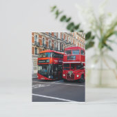 Carte Postale Bus à impériale rouges (Debout devant)