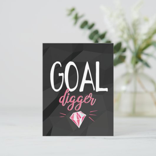 Carte Postale But Digger, fille motivée (Debout devant)