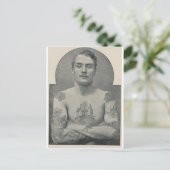 Carte Postale Butch Bruce, le marin australien tatoué (Debout devant)