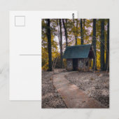 Carte Postale Cabane rustique en forêt avec chemin de pierre (Devant / Derrière)