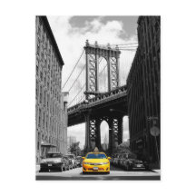 Cabine jaune près de Manhattan Bridge, New York