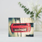 Carte Postale cabine téléphonique rouge (Debout devant)