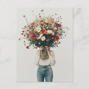 Carte Postale Caché derrière les fleurs