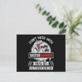 Carte Postale Cadeau drôle de sœur Sistersaurus (Debout devant)