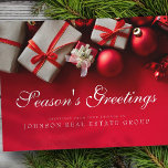 Carte Postale Cadeaux de Noël en rouge | BONNES FÊTES<br><div class="desc">Le logo de votre entreprise peut être ajouté. Disponible ici : http://www.zazzle.com/store/selectpartysupplies</div>