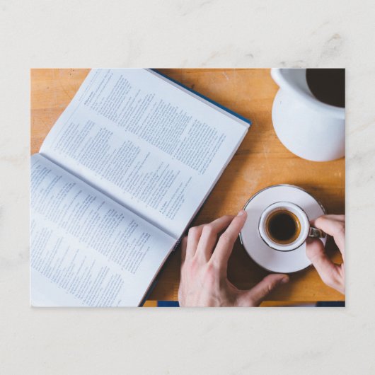 Carte Postale Café et livre ; Dimanche Lazy (Devant)