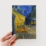 Carte Postale Café Terrasse en soirée | Vincent Van Gogh<br><div class="desc">Cafe Terrace at Night (1888) de l'artiste post-impressionniste néerlandais Vincent Van Gogh. Un tableau d'art original est une huile sur toile représentant une scène nocturne étoilée devant un café français à Arles. Utilisez les outils de conception pour ajouter du texte personnalisé ou personnaliser l'image.</div>