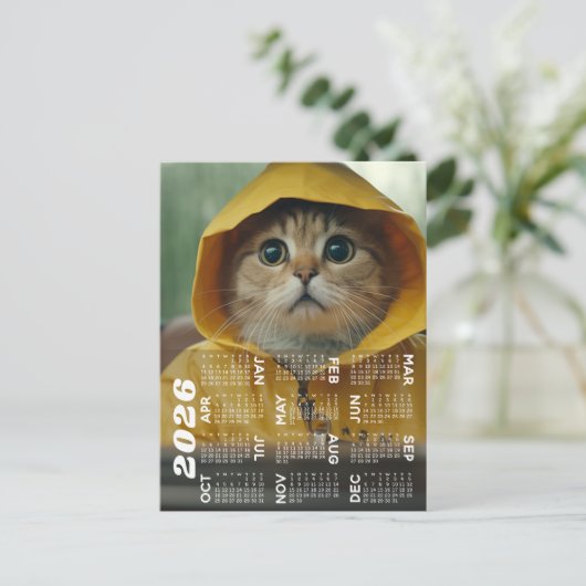 Carte Postale Calendrier avec chat mignon habillé en jaune (Debout devant)