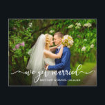 Carte Postale Calligraphie moderne Nous avons épousé photo Maria<br><div class="desc">Calligraphie moderne photo Mariage Nous avons marié Faire-part carte postale</div>