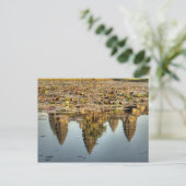 Carte Postale Cambodge, Angkor Wat. Reflet du temple (Debout devant)