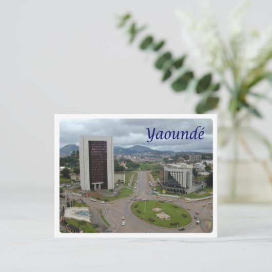 Carte Postale Cameroun - Yaoundé - (Debout devant)