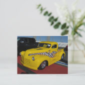 Carte Postale Camion à Customise jaune (Debout devant)