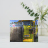Carte Postale Camion américain (Debout devant)