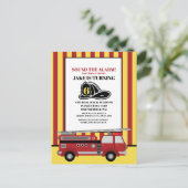 Carte Postale Camion de pompiers rouge Fête d'anniversaire d'un  (Debout devant)