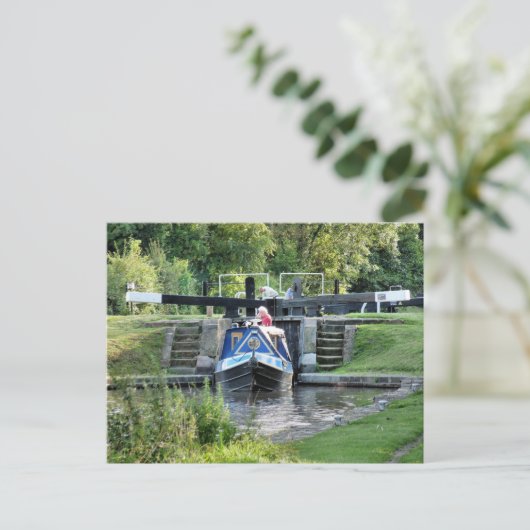 CARTE POSTALE CANAUX (Debout devant)