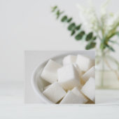 Carte Postale Capture de studio de cubes de sucre dans un bol (Debout devant)