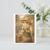 Carte Postale Career Mouse as Gardener (Debout devant)