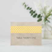 Carte postale Carton de table jaune rustique (Debout devant)