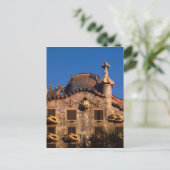 Carte Postale Casa Batilo, architecture de Gaudi, Barcelone, (Debout devant)