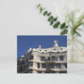 Carte Postale Casa Milà, Barcelone (Debout devant)