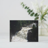 Carte Postale Cascade avec arbres et rochers (Debout devant)