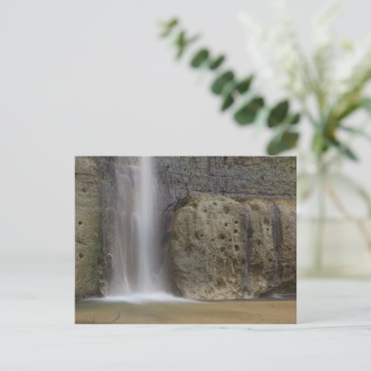 Carte Postale Cascade cachée (Debout devant)