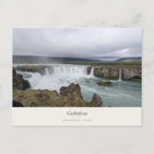 Cascade de Goðafoss et rivière turquoise