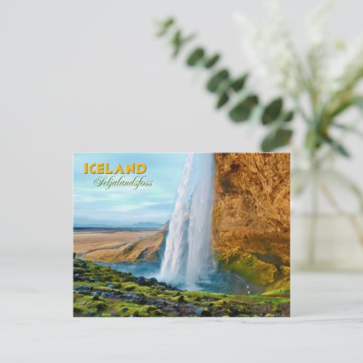 Carte Postale Cascade de Seljalandsfoss en Islande (Debout devant)