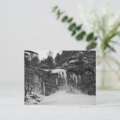 Carte postale cascade étonnante (Debout devant)