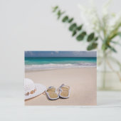 Carte postale Casquette à fleurs et chausson (Debout devant)
