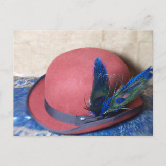 Carte Postale Casquette Bowler avec plume Peacock